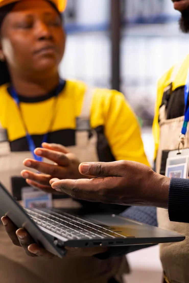 Equipe de consultoria em segurança do trabalho da LCWM
